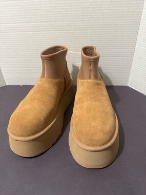 UGG Classic Mini Dipper size 9 women’s new with label